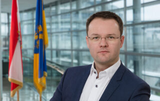 LAbg. Rente Pfister Fahnen