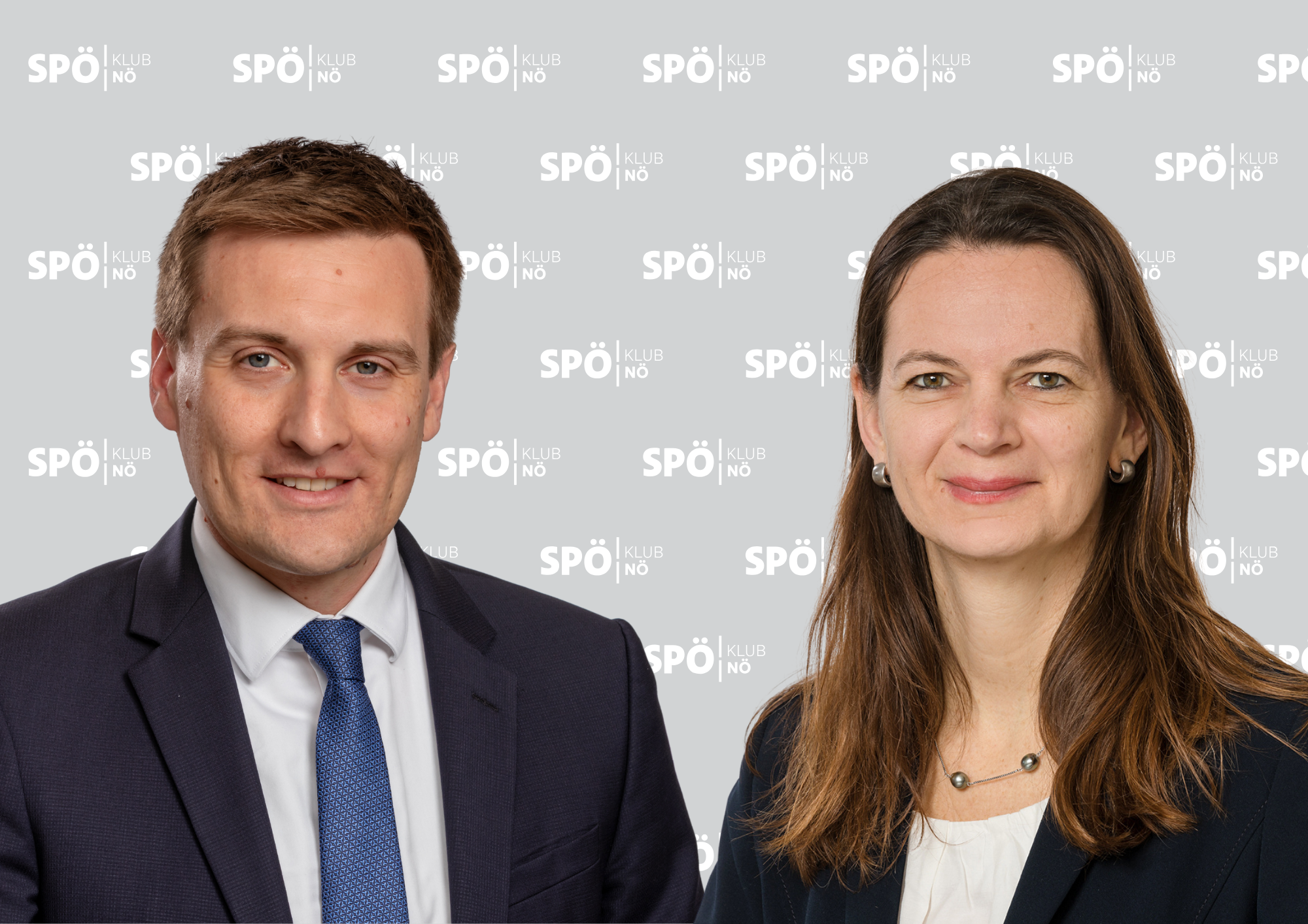 LR Sven Hergovich und LAbg. Bgm. Kerstin Suchan-Mayr vor Logowand